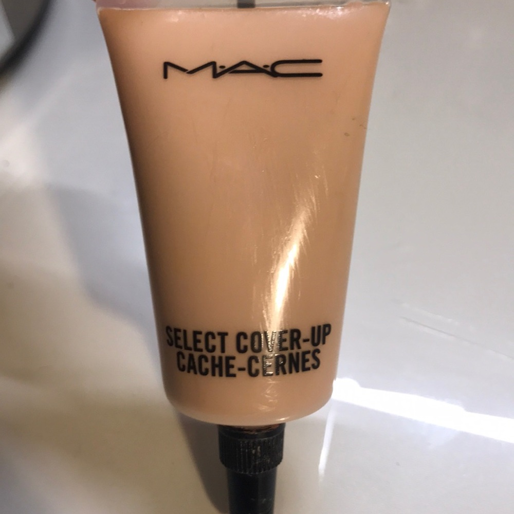 Mac concealer